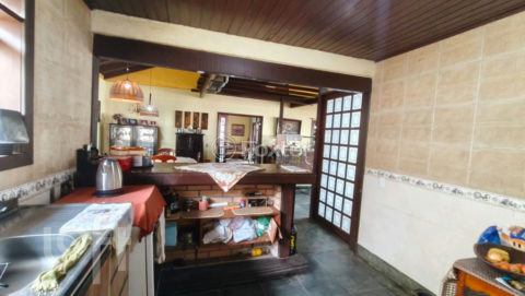 Image 10 - 1037317