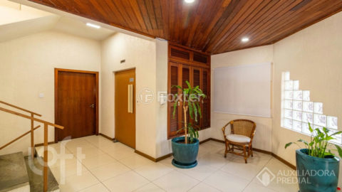 Image 30 - 1037318
