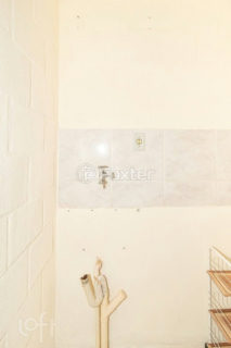 Image 21 - 1037332