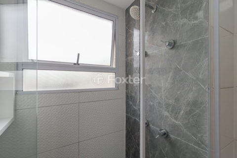 Image 19 - 1037353
