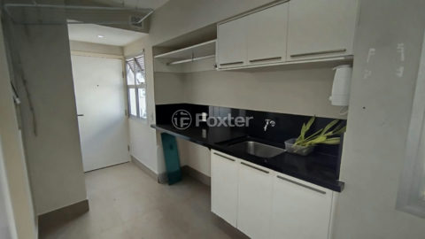 Image 9 - 1037362