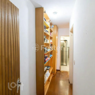 Image 31 - 1037363
