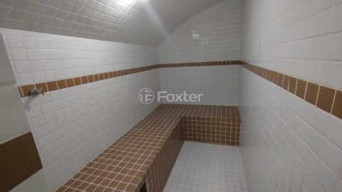 Image 32 - 1037371