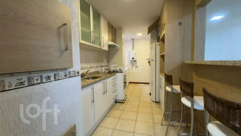 Image 4 - 1037383