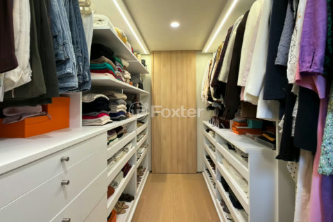 Image 9 - 1037385