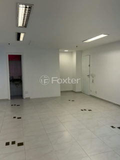 Image 4 - 1037404