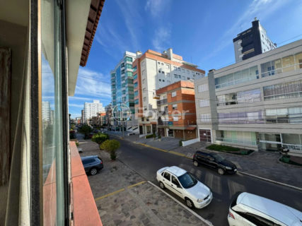 Image 9 - 1037412