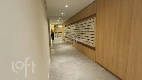 Image 42 - 1037413