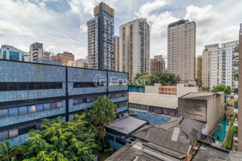 Image 10 - 1037422