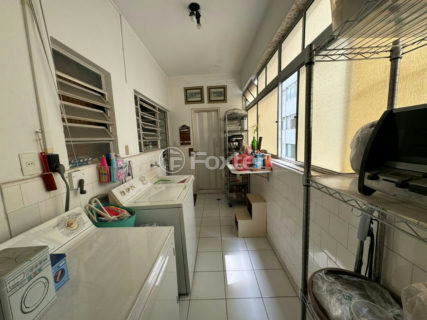 Image 20 - 1037427