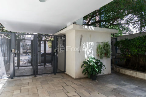 Image 60 - 1037444