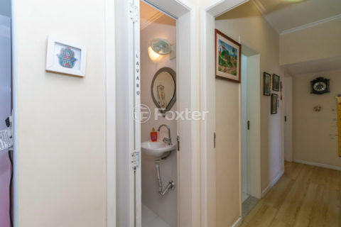 Image 40 - 1037444