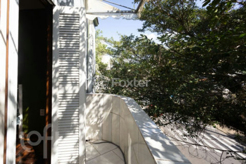 Image 23 - 1037455