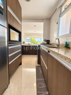 Image 2 - 1037479
