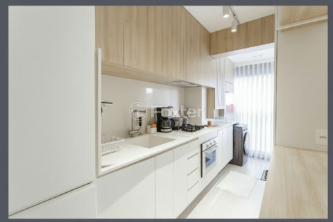 Image 22 - 1037518