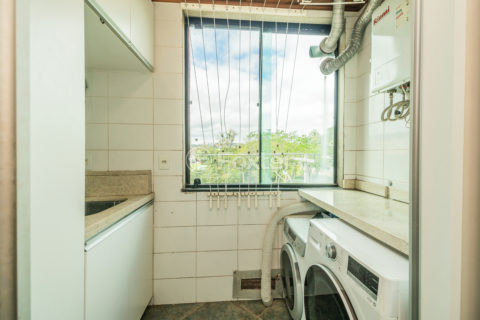 Image 32 - 1037521