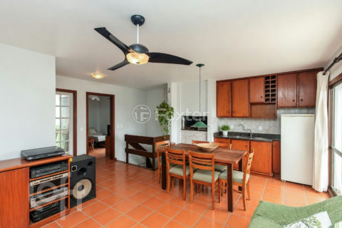Image 30 - 1037522