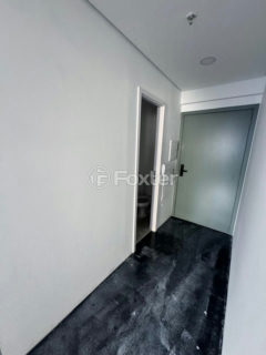 Image 5 - 1037528