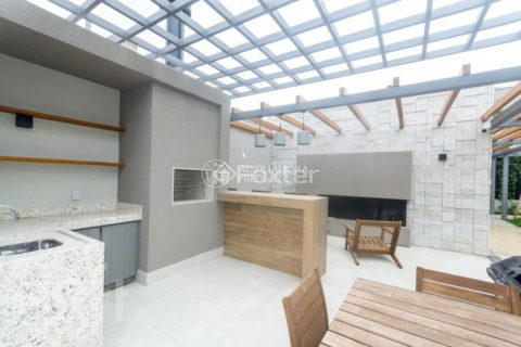 Image 23 - 1037549