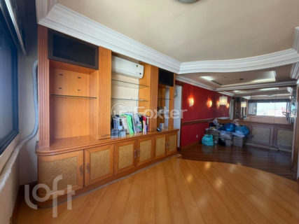 Image 3 - 1037581
