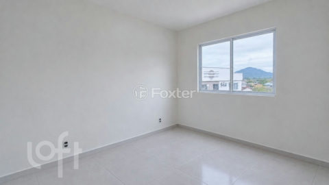 Image 7 - 1037594