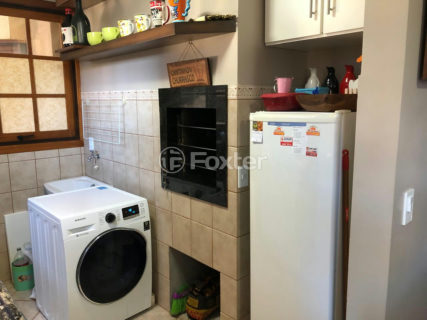 Image 8 - 1037595