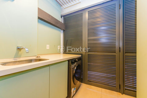 Image 31 - 1037605