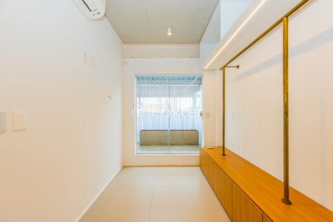 Image 22 - 1037605