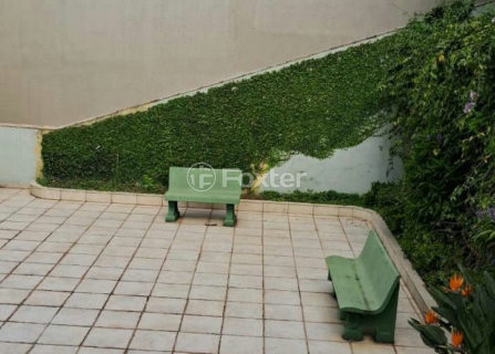 Image 42 - 1037606