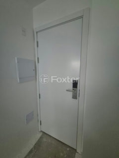Image 5 - 1037632