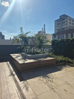 Image 21 - 1037632