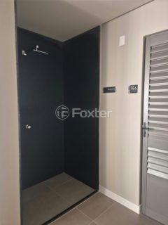Image 30 - 1037632