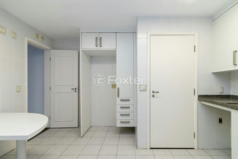 Image 36 - 1037646