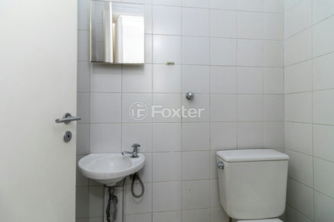 Image 44 - 1037646