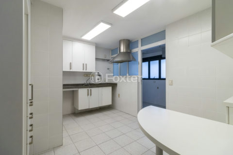 Image 38 - 1037646