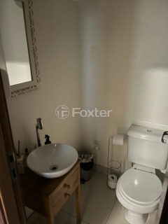 Image 8 - 1037654