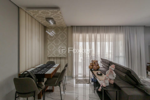 Image 10 - 1037659