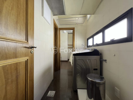 Image 30 - 1037672