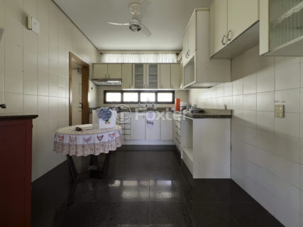 Image 29 - 1037672