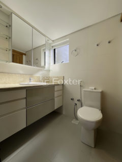 Image 9 - 1037672
