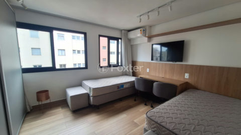 Image 9 - 1037678