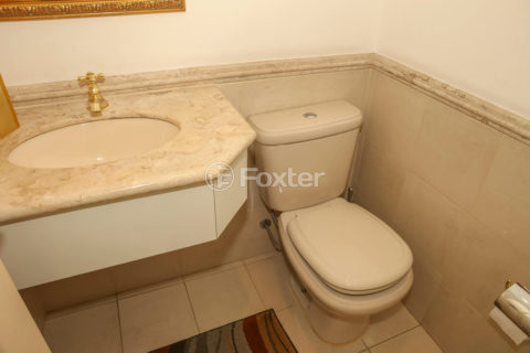 Image 31 - 1037685