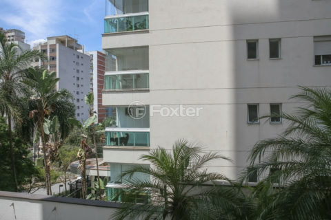 Image 60 - 1037685