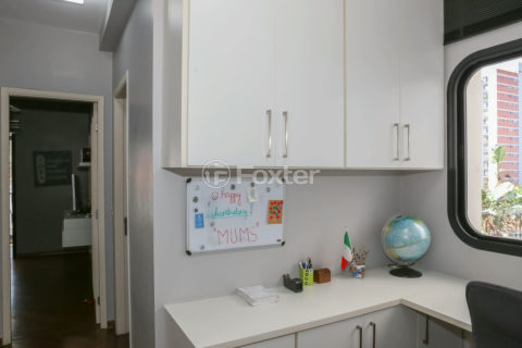 Image 32 - 1037685