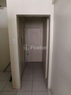 Image 10 - 1037693