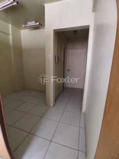 Image 9 - 1037693