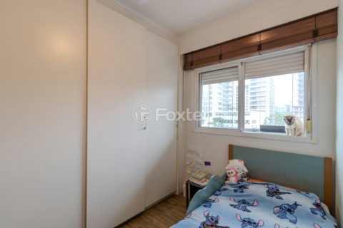 Image 11 - 1037707