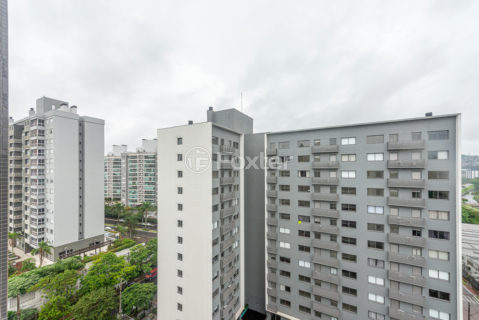 Image 6 - 1037712