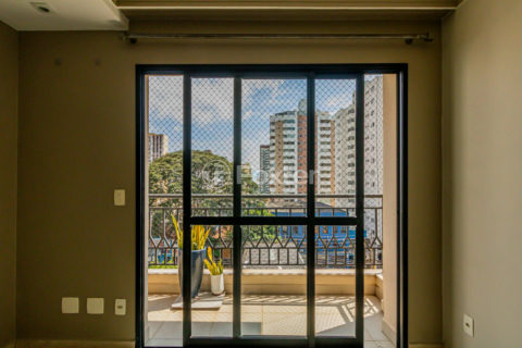 Image 7 - 1037731