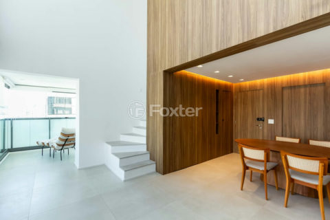 Image 3 - 1037751